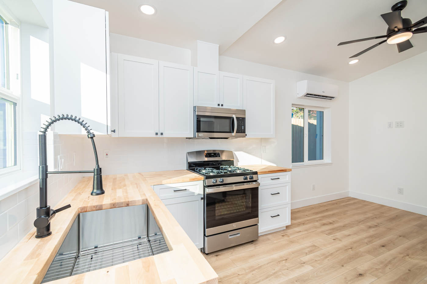 Anchored Tiny Homes East Bay 446 SQ FT 1 Bed ADU. - 2